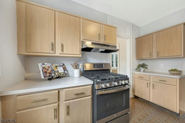 55 Park Avenue 46, Bloomfield Twp., NJ 07003