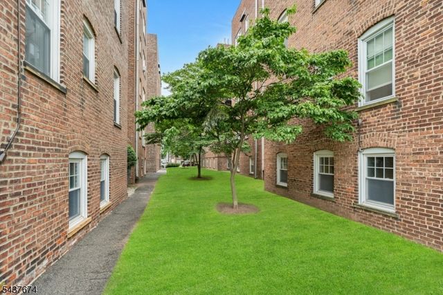 55 Park Avenue 46, Bloomfield Twp., NJ 07003