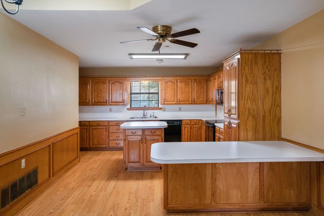 300 E Short Street, Leonard, TX 75452
