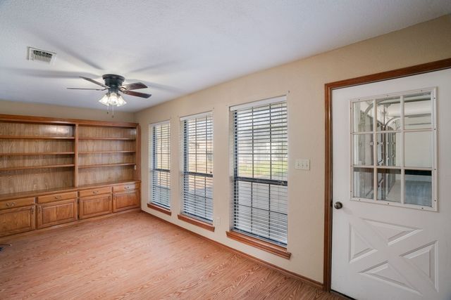 300 E Short Street, Leonard, TX 75452
