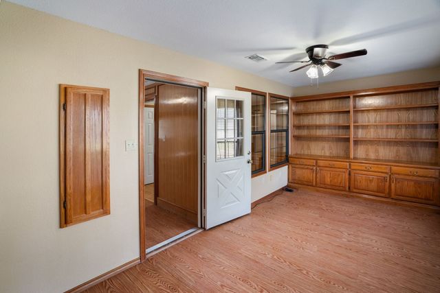 300 E Short Street, Leonard, TX 75452