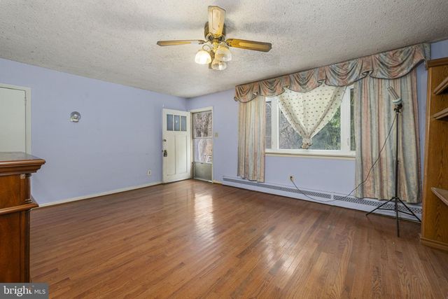 1016 W BOOT RD, Downingtown, PA 19335