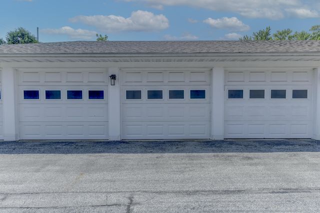 2740 Georgetowne Drive B1, Highland, IN 46322