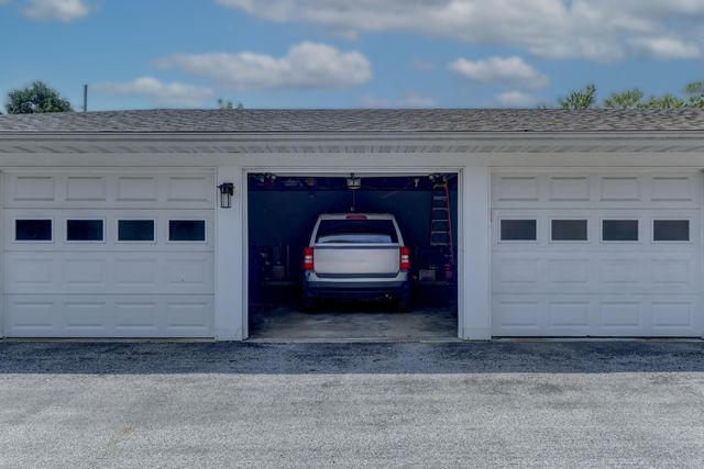 2740 Georgetowne Drive B1, Highland, IN 46322