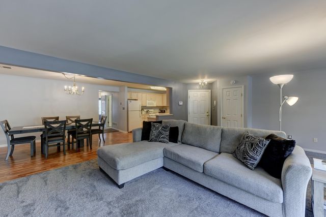2740 Georgetowne Drive B1, Highland, IN 46322