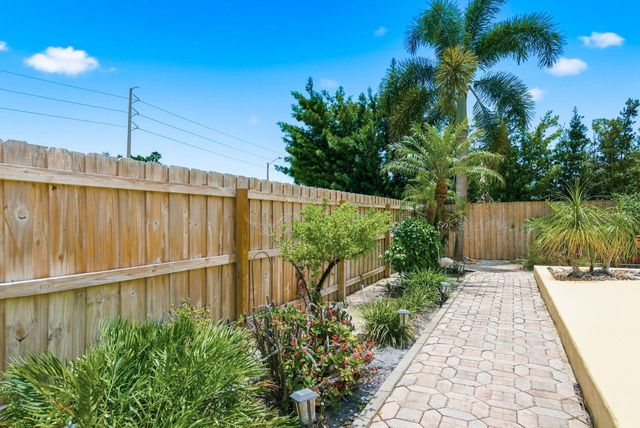 1856 WOOD THRUSH WAY, Palm Harbor, FL 34683
