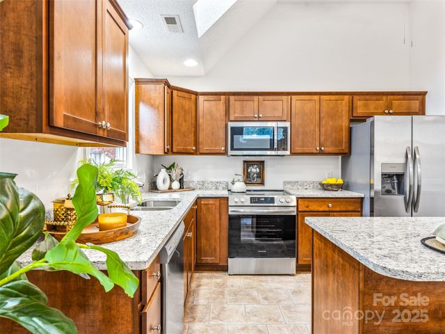 34 Beekeeper Trail, Swannanoa, NC 28778