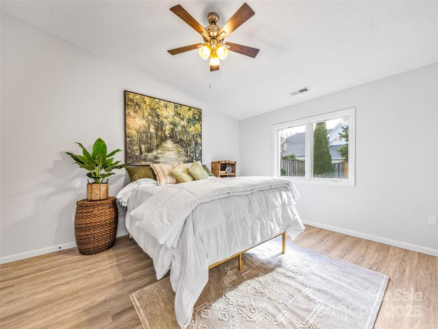 34 Beekeeper Trail, Swannanoa, NC 28778