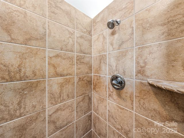 34 Beekeeper Trail, Swannanoa, NC 28778