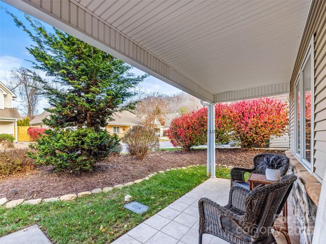 34 Beekeeper Trail, Swannanoa, NC 28778