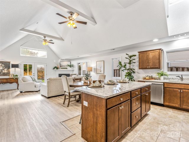 34 Beekeeper Trail, Swannanoa, NC 28778