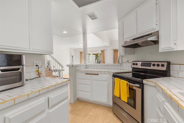 8728 Carlton, Inglewood, CA 90305