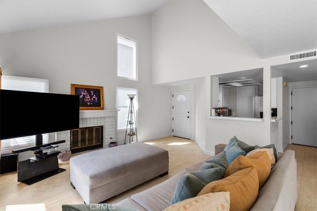 8728 Carlton, Inglewood, CA 90305