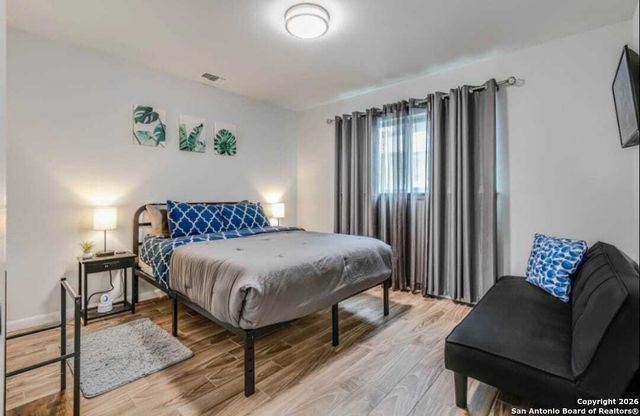 4226 Flint Hill St, San Antonio, TX 78230