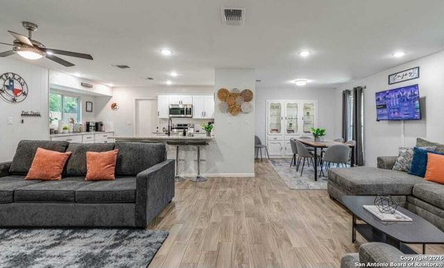 4226 Flint Hill St, San Antonio, TX 78230