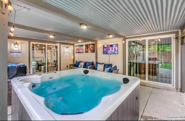 4226 Flint Hill St, San Antonio, TX 78230