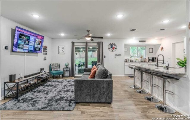 4226 Flint Hill St, San Antonio, TX 78230