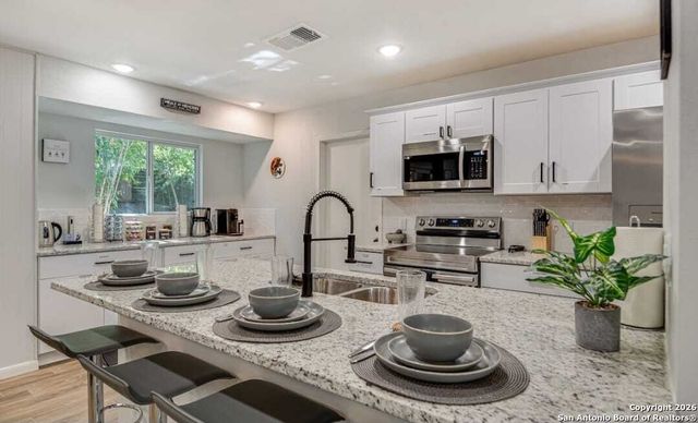 4226 Flint Hill St, San Antonio, TX 78230