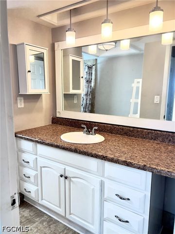 117 SE 45th TER, Cape Coral, FL 33904