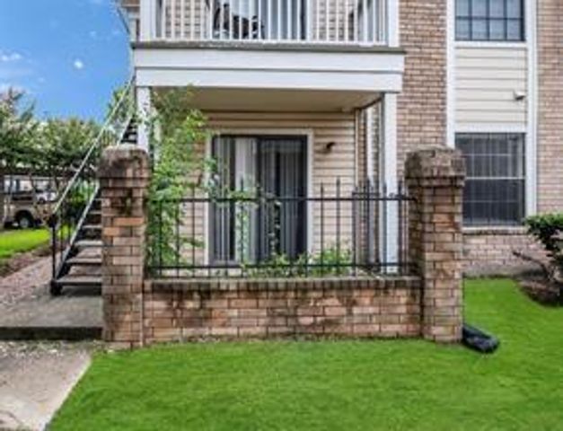 2750 Holly Hall Street 411, Houston, TX 77054
