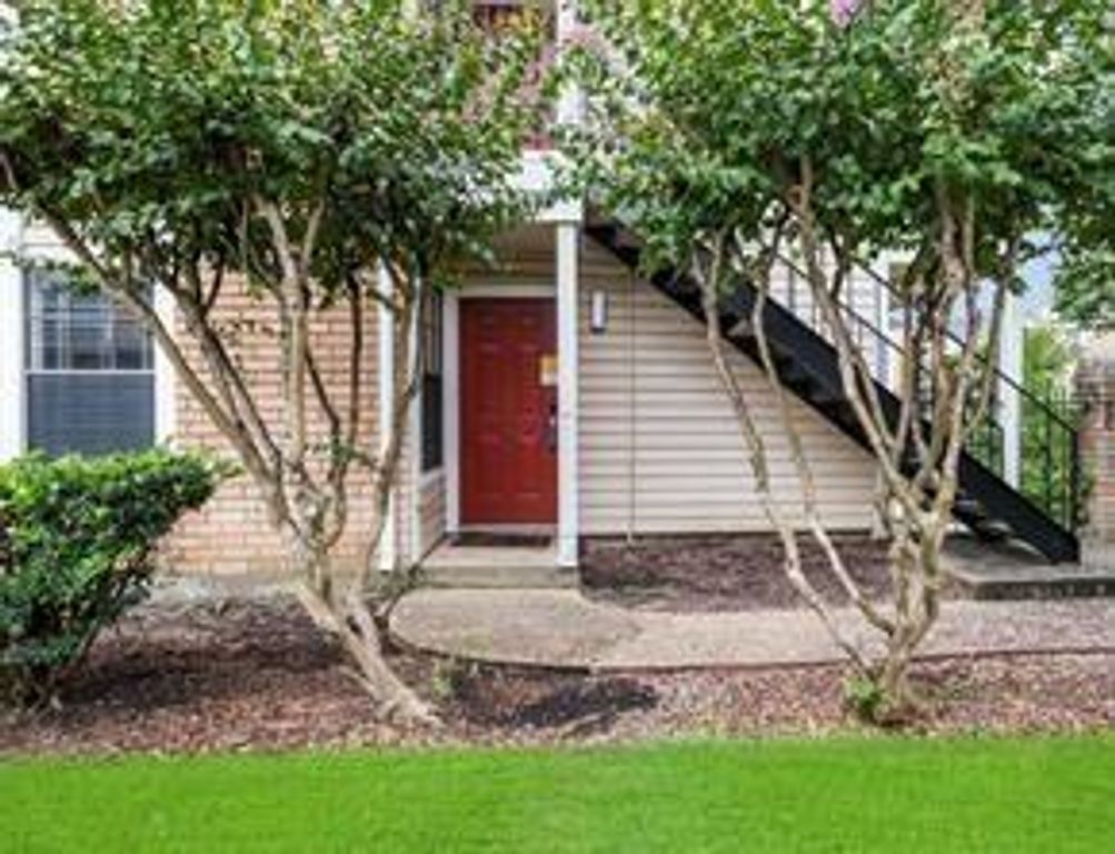 2750 Holly Hall Street 411, Houston, TX 77054