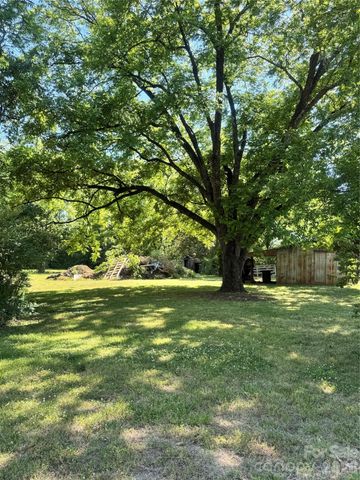 3449 Taylorsville Highway, Statesville, NC 28625