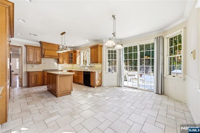 365 Forest Drive, Englewood Cliffs, NJ 07632