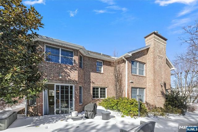 365 Forest Drive, Englewood Cliffs, NJ 07632