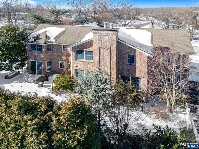 365 Forest Drive, Englewood Cliffs, NJ 07632
