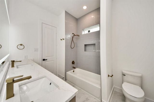 431 Neyland Street, Houston, TX 77022