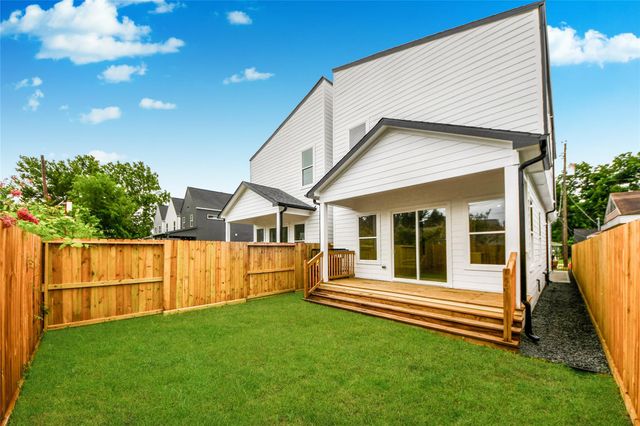 431 Neyland Street, Houston, TX 77022