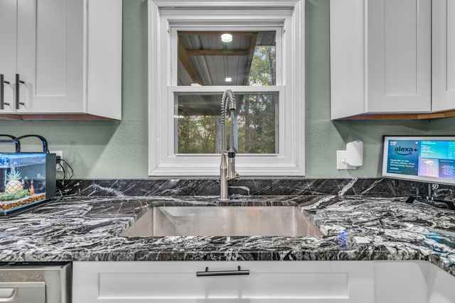 625 County Road 8330, West Plains, MO 65775