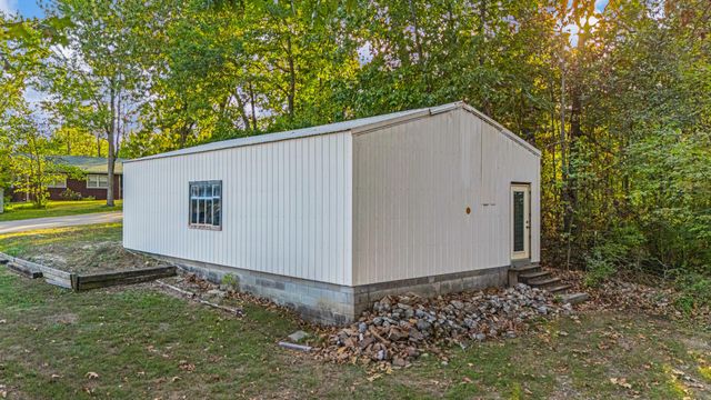 625 County Road 8330, West Plains, MO 65775