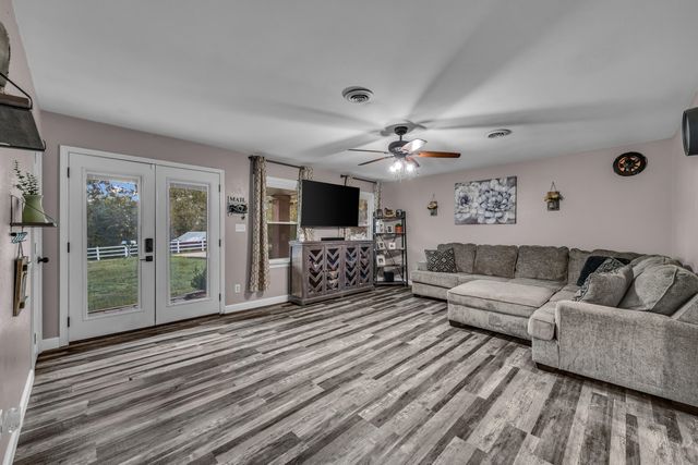 625 County Road 8330, West Plains, MO 65775