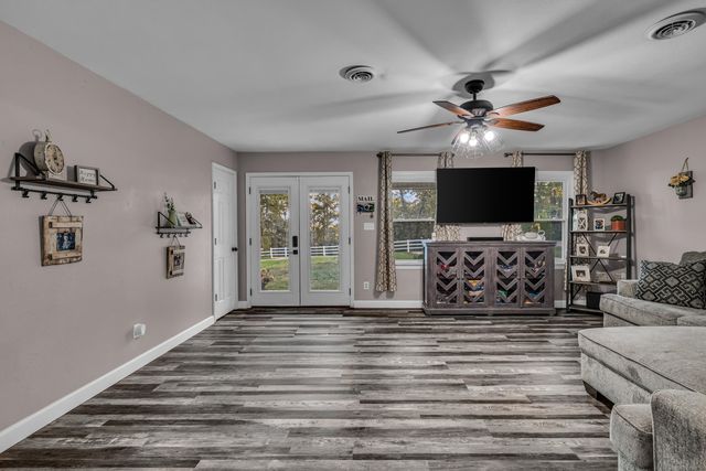 625 County Road 8330, West Plains, MO 65775