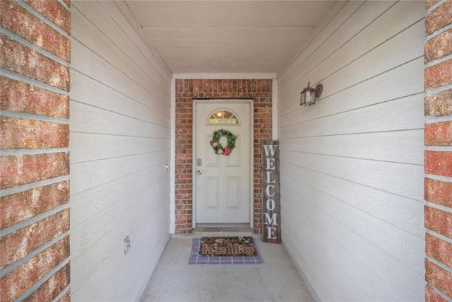 2846 Sandberry Drive, Kingwood, TX 77345