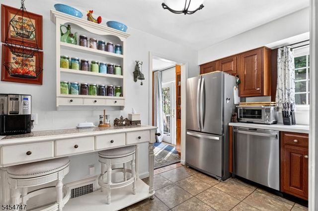 111 Woodland Rd, New Providence Boro, NJ 07974