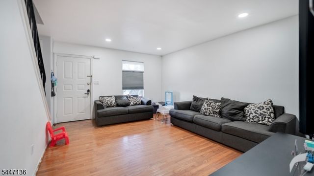675 R Garden St 1, Elizabeth City, NJ 07202