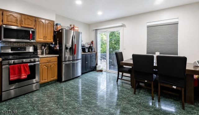 675 R Garden St 1, Elizabeth City, NJ 07202