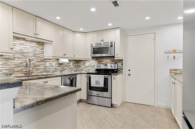 3399 Gulf Shore BLVD N 309, Naples, FL 34103