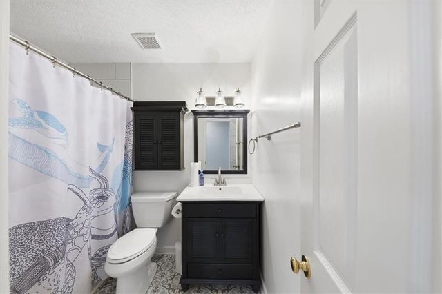 213 Kenninghall Lane SE, Smyrna, GA 30082