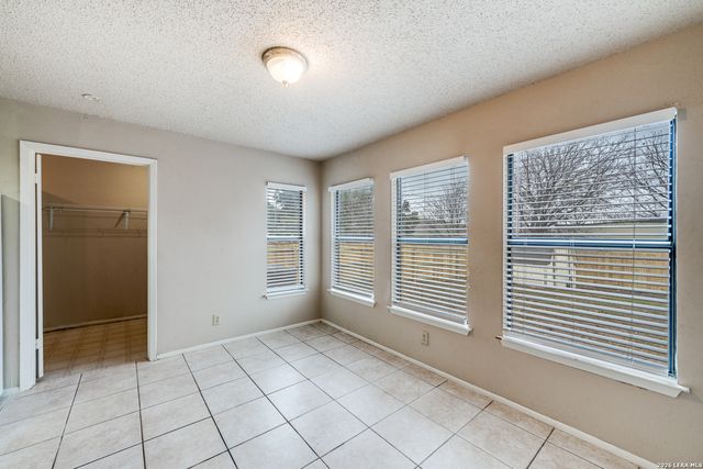6903 BEECH TRAIL DR, San Antonio, TX 78244