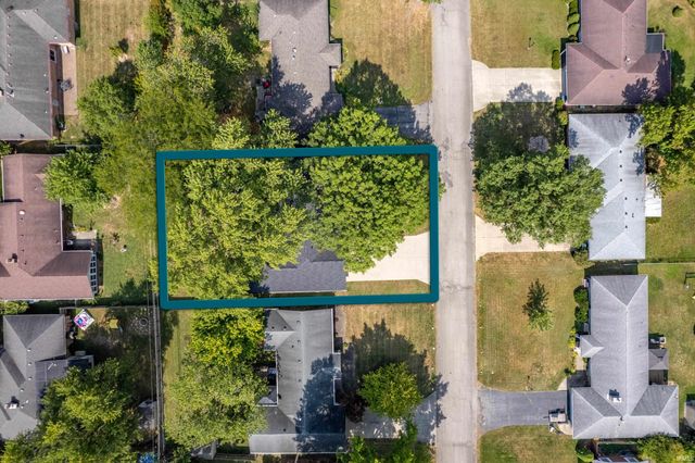 1303 N Brentwood Lane, Muncie, IN 47304