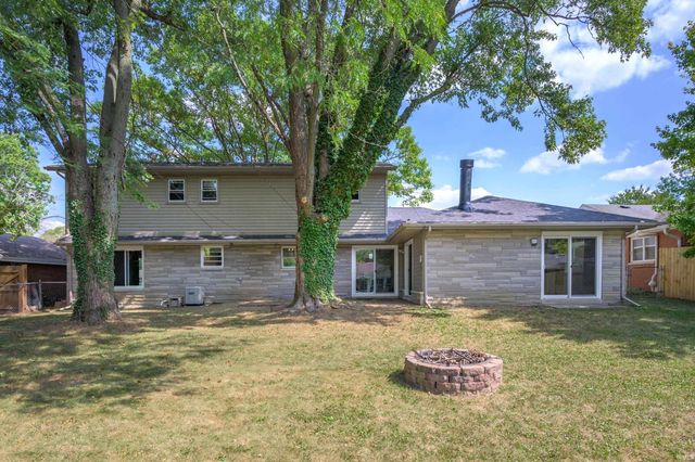 1303 N Brentwood Lane, Muncie, IN 47304