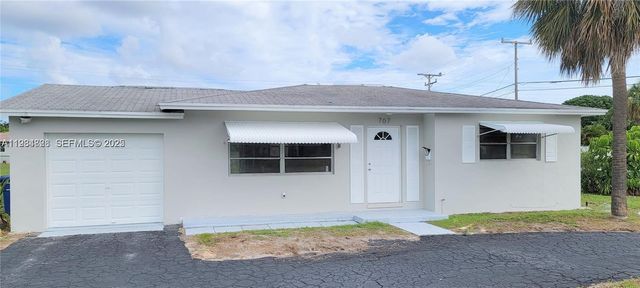 707 Greenbriar Dr, Lake Park, FL 33403