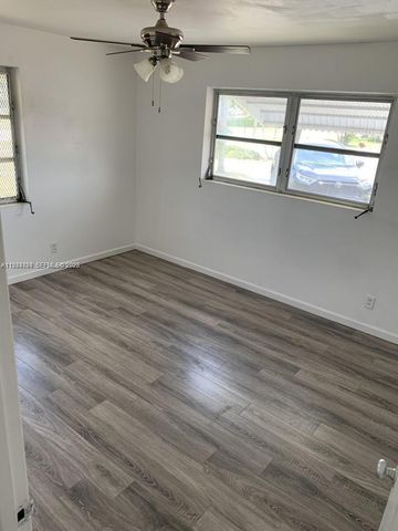 707 Greenbriar Dr, Lake Park, FL 33403