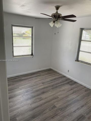 707 Greenbriar Dr, Lake Park, FL 33403