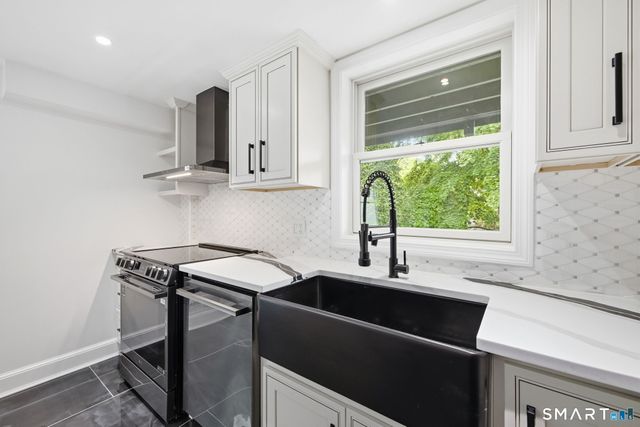 1 Tulip Tree Lane, Norwalk, CT 06851