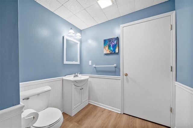 5200 NW Primrose Court, Blue Springs, MO 64015