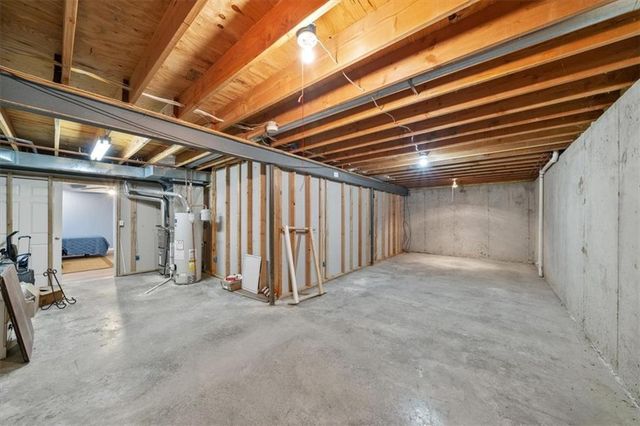 5200 NW Primrose Court, Blue Springs, MO 64015